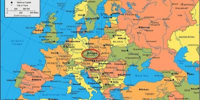 欧州地図を示すプラハ